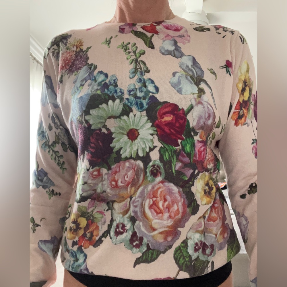 Ted Baker ladies sweater. Size 3 (fits 6-10)